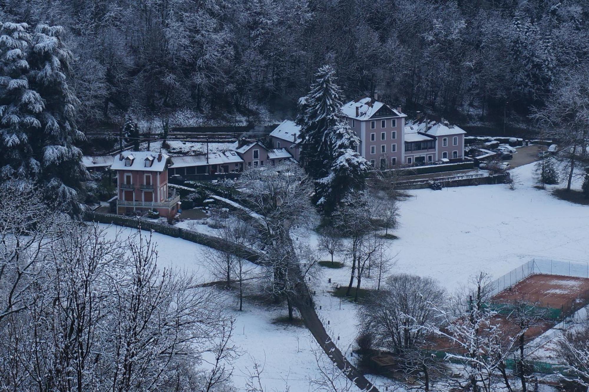Residence Du Parc Saint-Martin-dʼUriage المظهر الخارجي الصورة